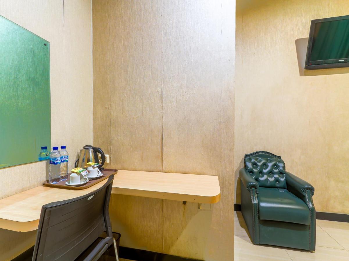 Oyo 90788 Nillo Hotel Kebumen ภายนอก รูปภาพ